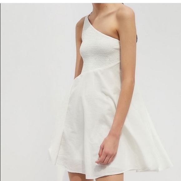 URBAN OUTFITTERS DHALIA ASYMMETRICAL SMOCKED MINI DRESS NWT - Picture 2 of 8
